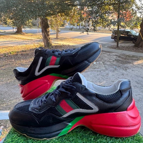 I don't wear them anymore missing insoles and minor scuffs Elevate - Picture 4 of 12